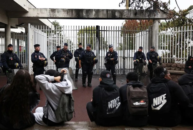 French High School Protests Spread to 356 Schools — Dozens Injured, Hundreds Detained