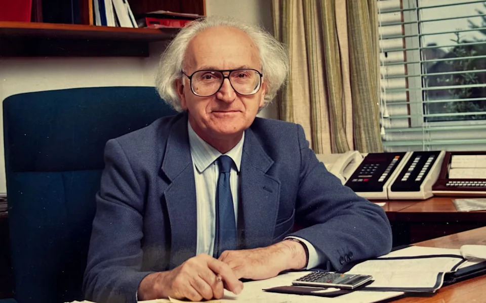 Professor Cyril Hilsum, Pioneer Of Liquid-Crystal Displays And Semiconductor Devices, Dies Aged 101