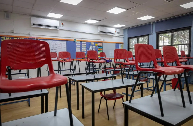 Parents' Jobs Predict Teens' PISA Scores More Than Their Education, Study Finds