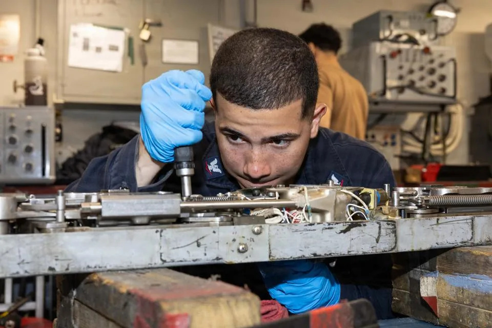 U.S. Navy Stretched Thin: Prolonged Deployments Erode Readiness and Strain Shipyards