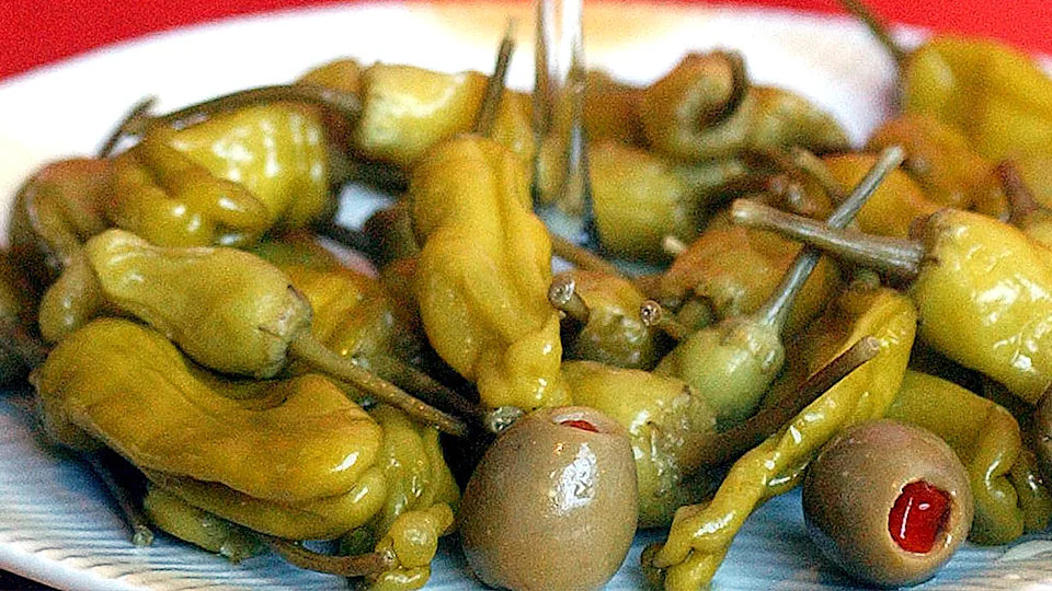 Mezzetta Recalls Golden Greek Peperoncini After Video Shows Apparent Mouse in Jar