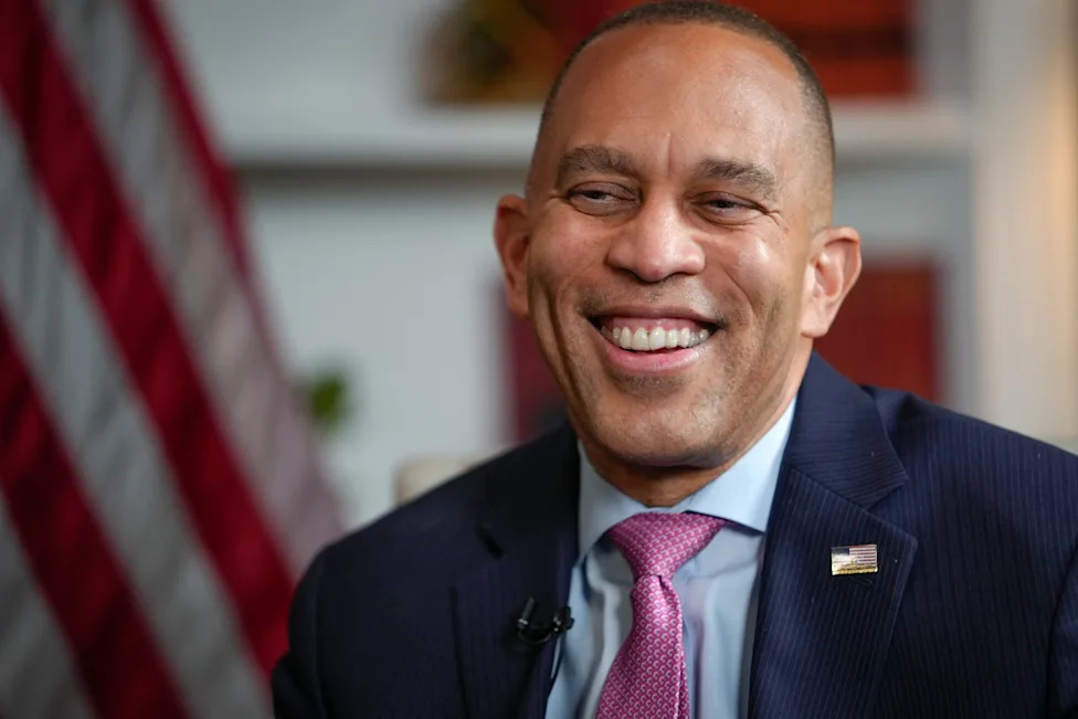 Jeffries Warns of an 'AI Safety Crisis,' Calls for Rigid Guardrails and Bipartisan Action