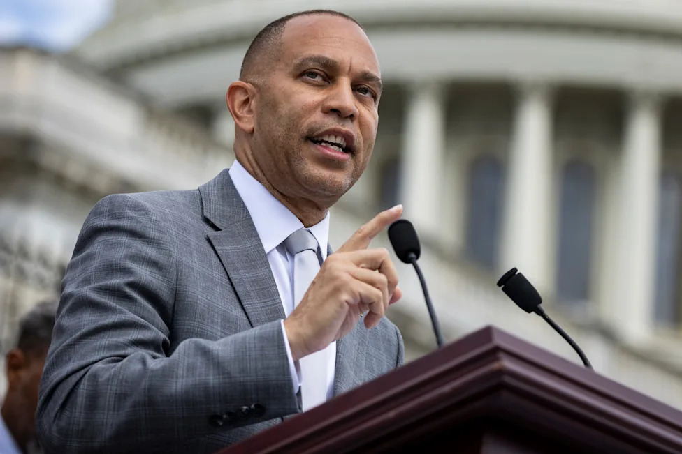 Jeffries Warns of an 'AI Safety Crisis,' Calls for Rigid Guardrails and Bipartisan Action