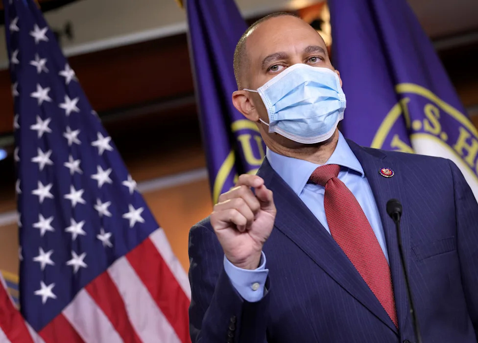 Jeffries Warns of an 'AI Safety Crisis,' Calls for Rigid Guardrails and Bipartisan Action
