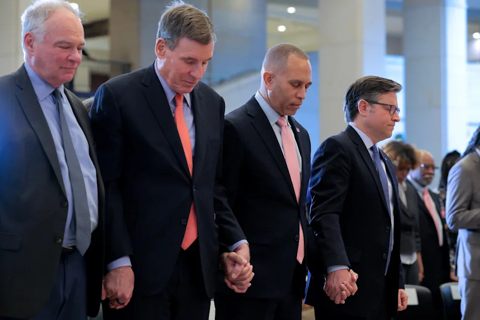 Jeffries Warns of an 'AI Safety Crisis,' Calls for Rigid Guardrails and Bipartisan Action