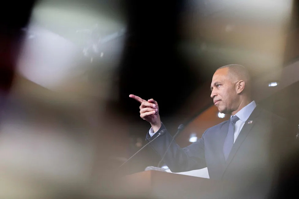 Jeffries Warns of an 'AI Safety Crisis,' Calls for Rigid Guardrails and Bipartisan Action