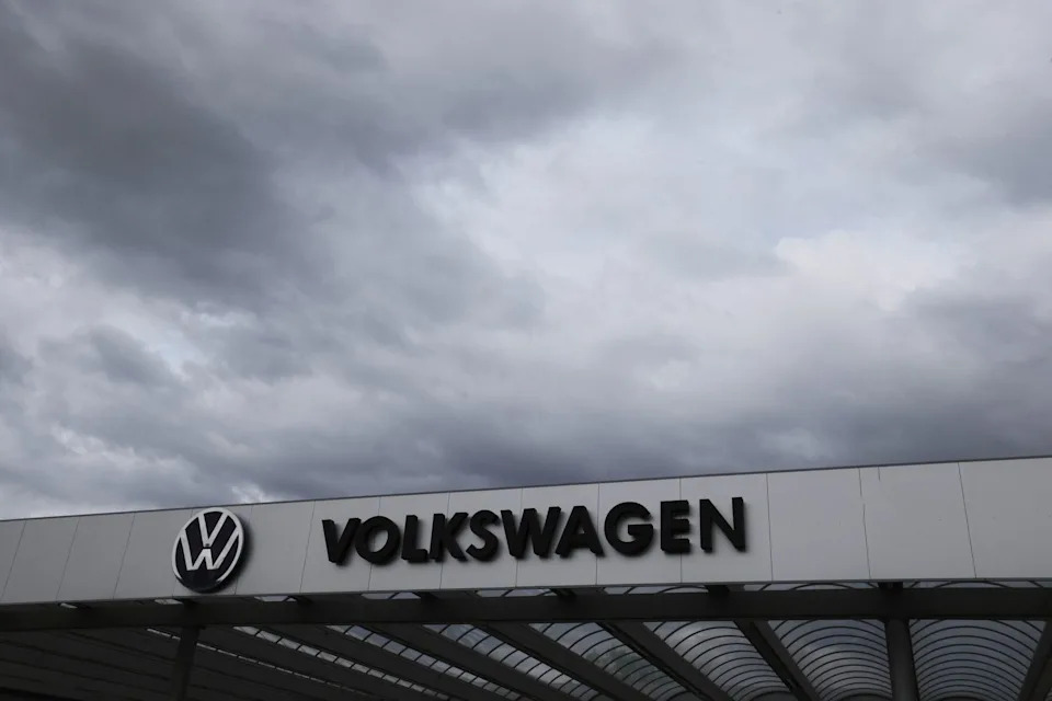 IG Metall Slams Volkswagen Over 'Irresponsible' Termination Of Wage Agreements As 50,000 Job Cuts Loom