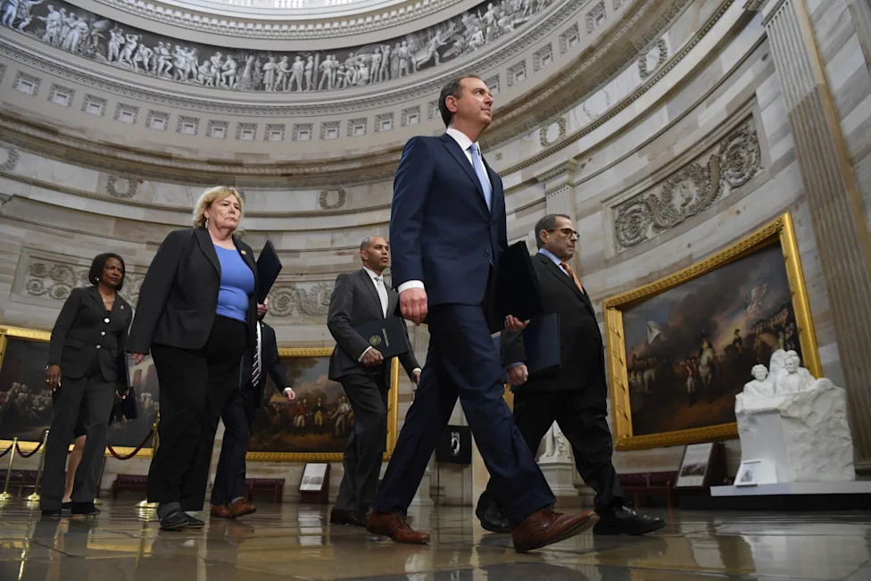 Can Hakeem Jeffries Keep House Democrats United? The Stakes If They Flip the House