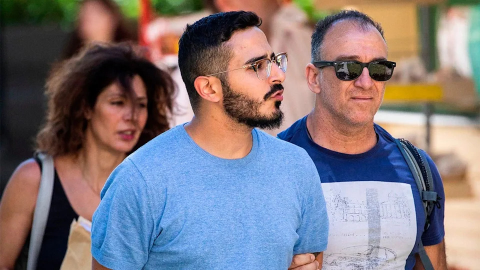 Ex-'Tinder Swindler' Says His New App 'Safe Love' Will Block Romance Scams — Critics Warn Risk Remains