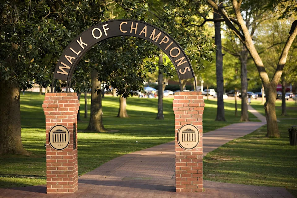 Father and Son Face Federal Charges After Student's Death; Kratom Products Linked to Two Ole Miss Overdoses