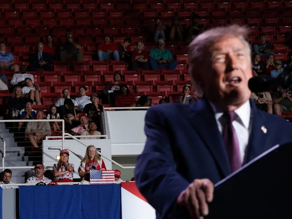 Trump Draws Sparse Crowd in Alabama — Empty Seats Highlight Weaker Turnout