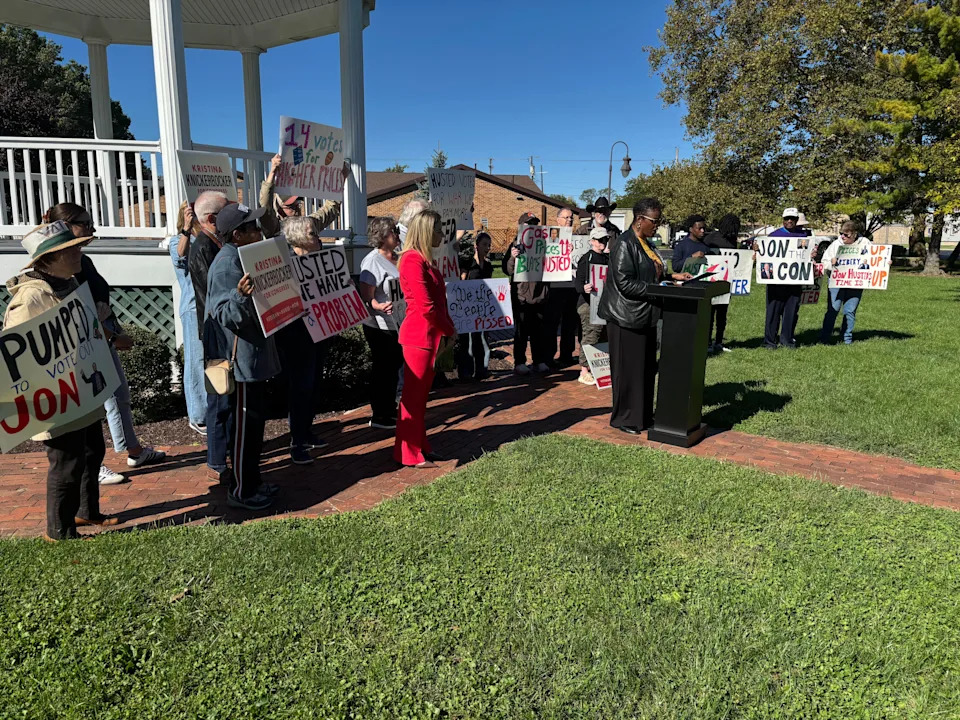 Trump Rallies in Vandalia as Tight Ohio Midterms Near: Supporters, Critics and Economic Concerns