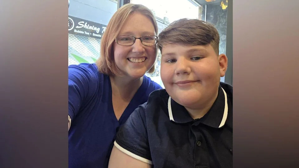 13-Year-Old Shaves Head In Solidarity To Raise Funds For Hospice Supporting His Mum
