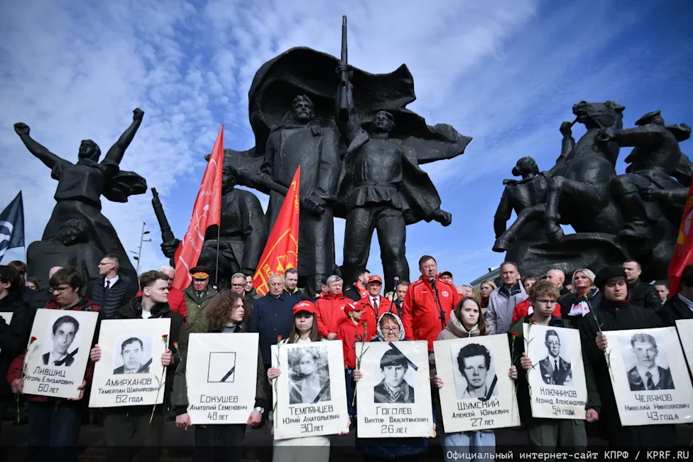 About 60 Detained at Moscow Rally Marking 1993 Crackdown Anniversary, Party Says