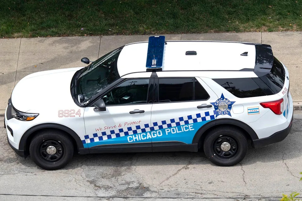 7-Year-Old Girl Fatally Stabbed by Stranger While Walking With Sister in Chicago