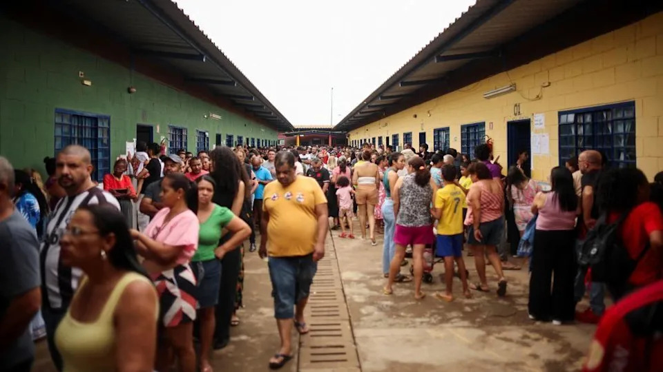 Bolsonaro Leads, But Brazil Heads to High-Stakes Run-Off With Lula on 25 October