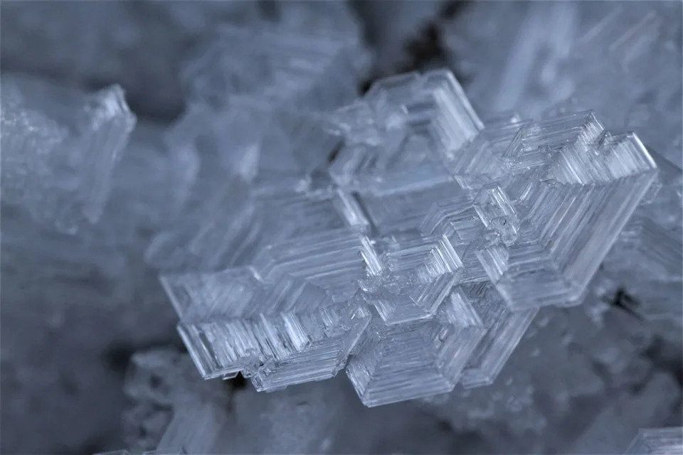 BioPykrete — A 'Super Ice' Ten Times Stronger That Bends Rather Than Shatters